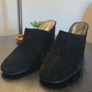 Urban Outfitters Black Suede Round Toe Mules